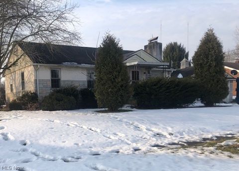 Homes For Sale - 1351 Ivanhoe Ave<br/> Youngstown, OH 44502