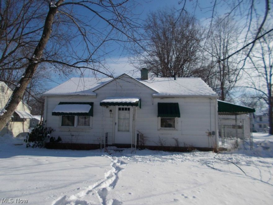 COZY!!! Quaint 2 bedroom - 1 bath bungalow.  Walking distance to the lake. Large Fenced in Back yard, detached garage, A Must See!!! Just add your personal touch and call this home. This is a Fannie Mae HomePath Property. The seller has directed that all offers on this listing be made using the HomePath Online Offer system. Check HomePath website for more details.