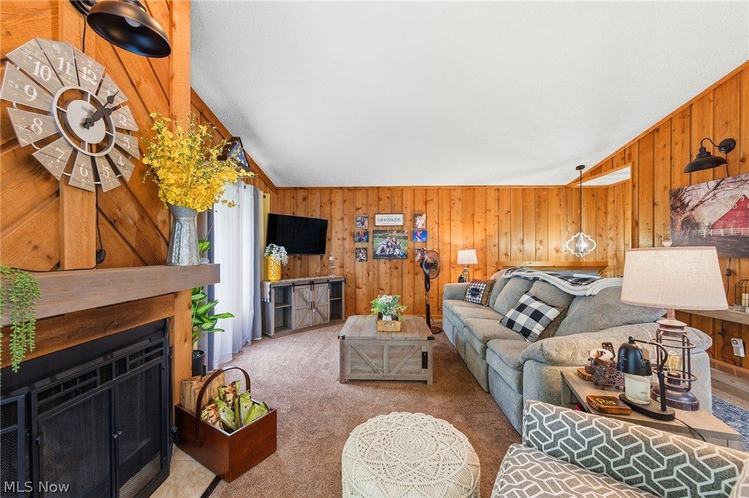 8330 Quail Point Lane