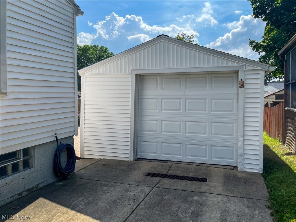 Photo of 54 Poplar Avenue, Niles, OH 44446 (MLS # 5226582)