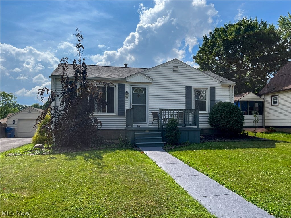Photo of 54 Poplar Avenue, Niles, OH 44446 (MLS # 5226582)