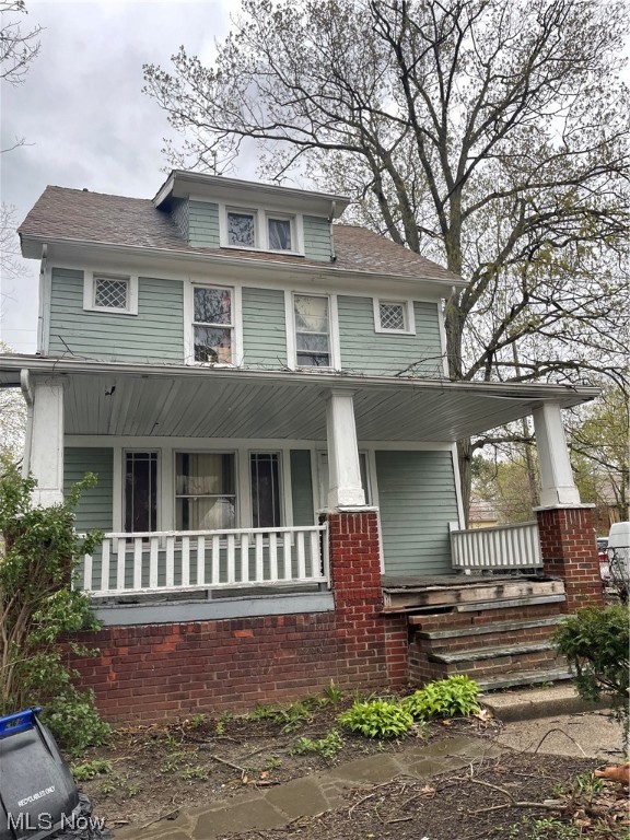 Charming colonial close to Shaker Square. This handyman special is waiting for it's next owner. Homes features large living room with fireplace and nicely sized dining room. 3 nicely sized bedrooms on the second floor with a large bathroom. Home is a great investment