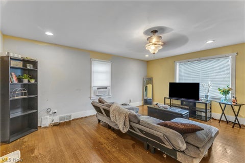 Tiny photo for 425 McPherson Street, Mansfield, OH 44903 (MLS # 5220162)