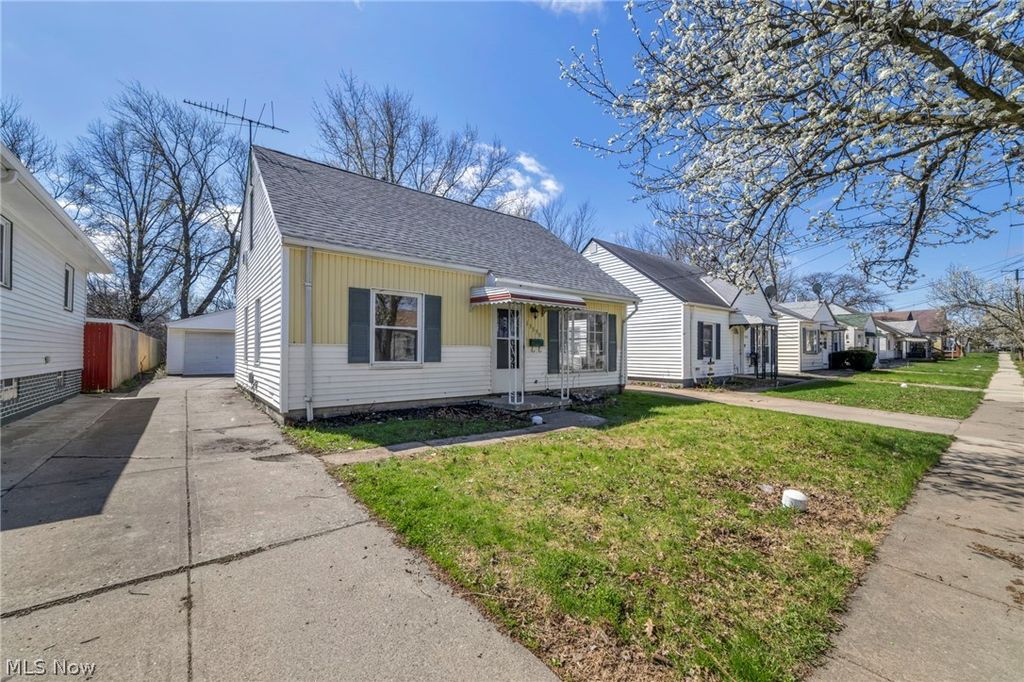 Photo of 13539 Bennington Avenue, Cleveland, OH 44135 (MLS # 5199786)