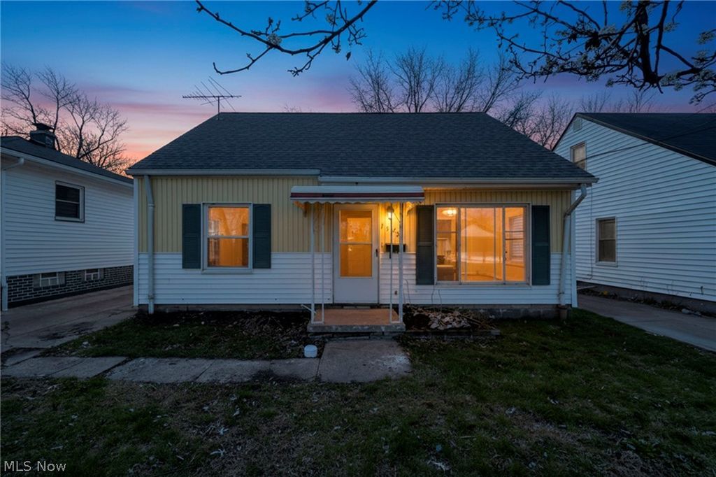 Photo of 13539 Bennington Avenue, Cleveland, OH 44135 (MLS # 5199786)