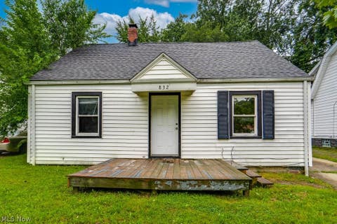 Homes For Sale - 832 Caddo Avenue<br/> Akron, OH 44305