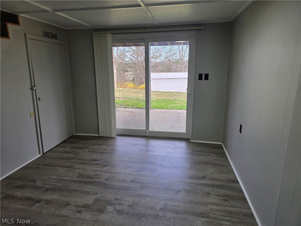 Ayers Adn - Residential