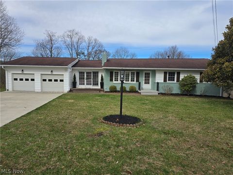 Homes For Sale - 52 Meadow Ln Circle<br/> Wood County, Parkersburg, WV 26101