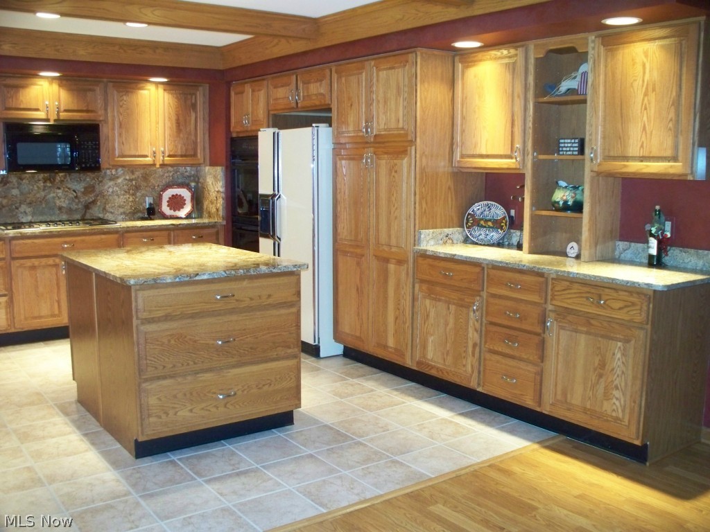 Hawthorne Woods 01 - Residential