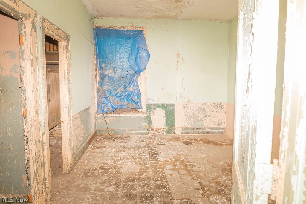 Connecticut Western Reserve - Commercial Sale