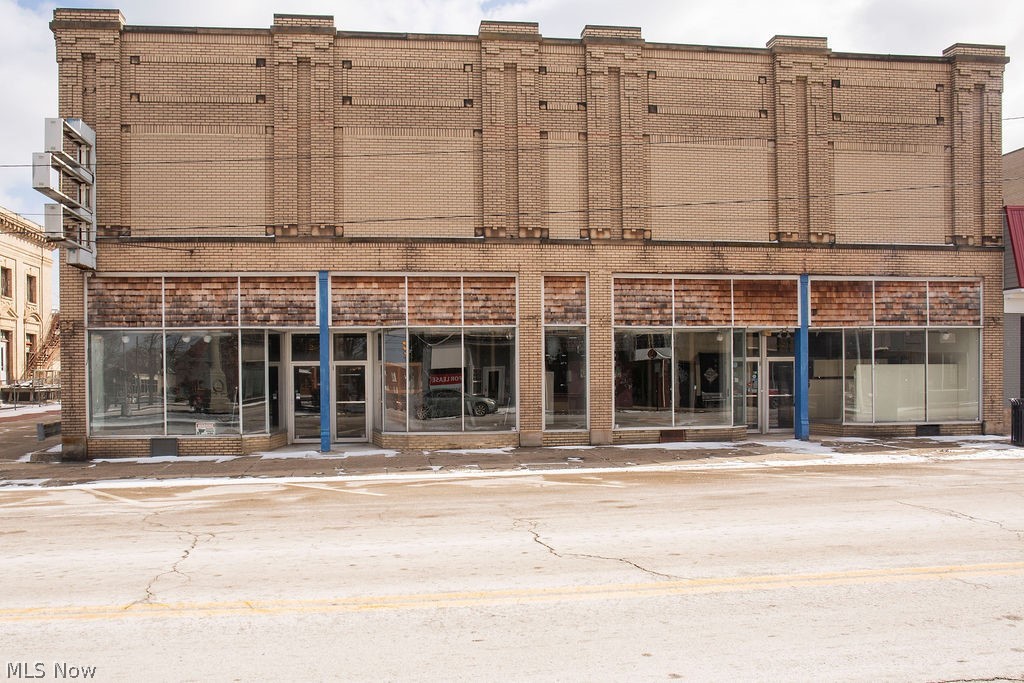 Connecticut Western Reserve - Commercial Sale