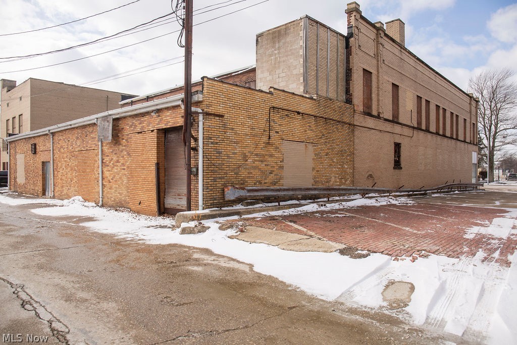 Connecticut Western Reserve - Commercial Sale