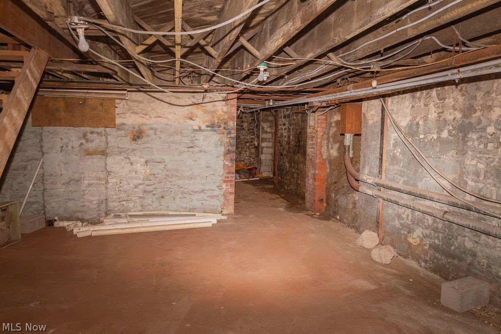 Connecticut Western Reserve - Commercial Sale