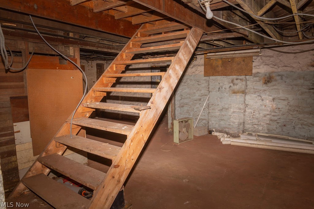 Connecticut Western Reserve - Commercial Sale