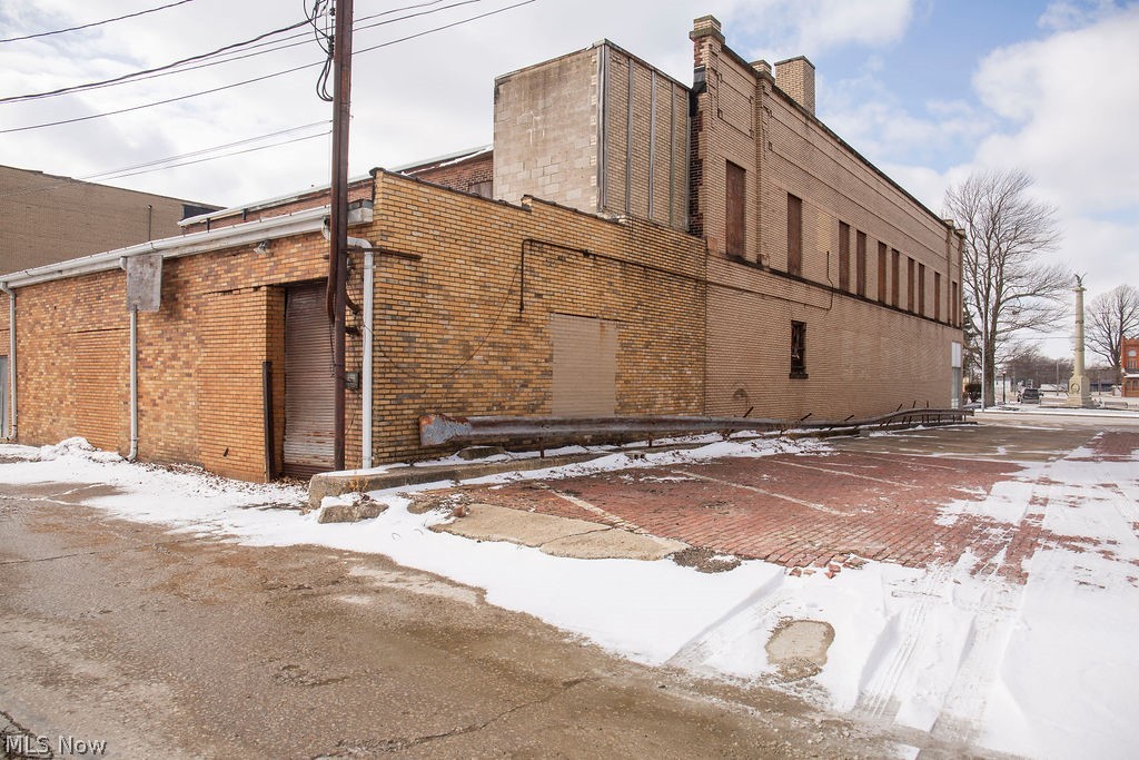 Connecticut Western Reserve - Commercial Sale