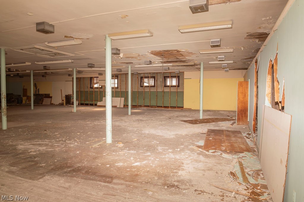 Connecticut Western Reserve - Commercial Sale