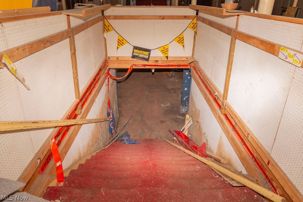 Connecticut Western Reserve - Commercial Sale