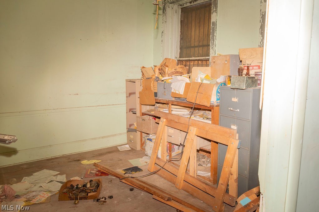 Connecticut Western Reserve - Commercial Sale