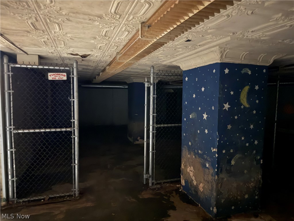 Connecticut Western Reserve - Commercial Sale