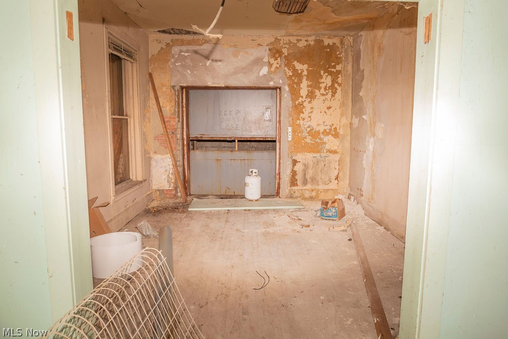 Connecticut Western Reserve - Commercial Sale