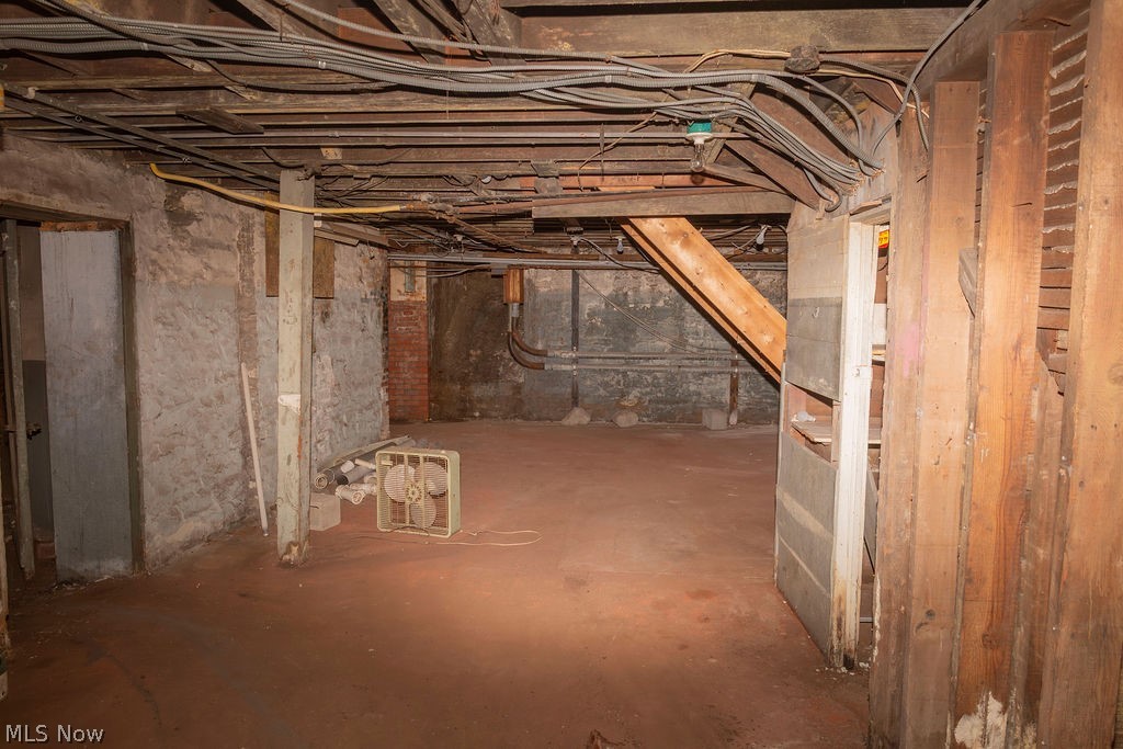 Connecticut Western Reserve - Commercial Sale