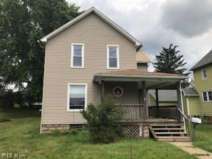 A large two story home featuring 3 bedrooms, 1 and 1/2 bath. Eat-in kitchen, dining, and living room. Situated a nice flat city lot. Located few blocks from the city park. In East Palestine City Schools.
