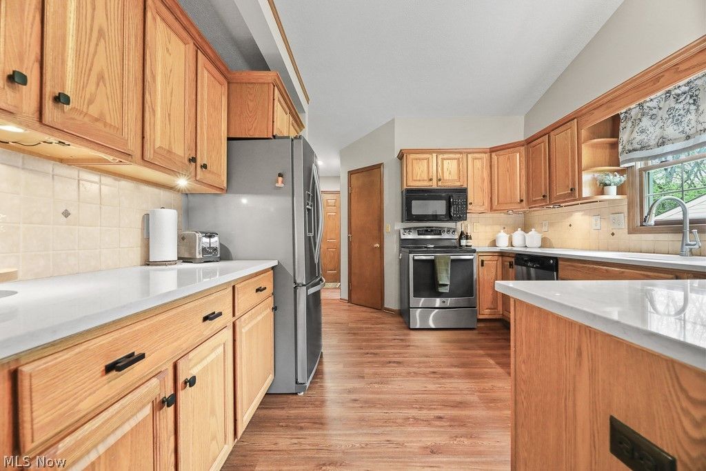 Photo of 392 Maplewood Drive, Alliance, OH 44601 (MLS # 5206012)