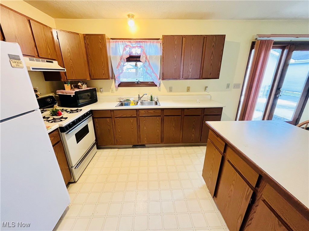 60 Roosevelt Drive, Geneva, Ohio image 3