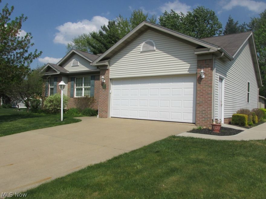 AWESOME RANCH HOME in cul de sac location situated in Steeple Chase Allotment.  This 3 BR 2.5 BA home has so much to offer!  First floor laundry, pantry, closets! Spacious open great room with lovely gas fireplace.  Open kitchen dining area with French doors onto deck!  Lower level rec room for additional living space! Call today for a tour!