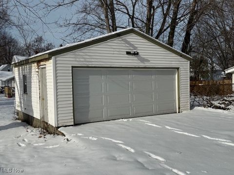 Tiny photo for 376 Laird Avenue SE, Warren, OH 44483 (MLS # 5180171)