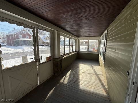 Tiny photo for 376 Laird Avenue SE, Warren, OH 44483 (MLS # 5180171)