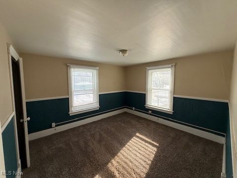 Tiny photo for 376 Laird Avenue SE, Warren, OH 44483 (MLS # 5180171)