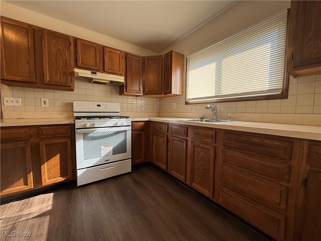 Rockefeller & Andrews - Residential Lease