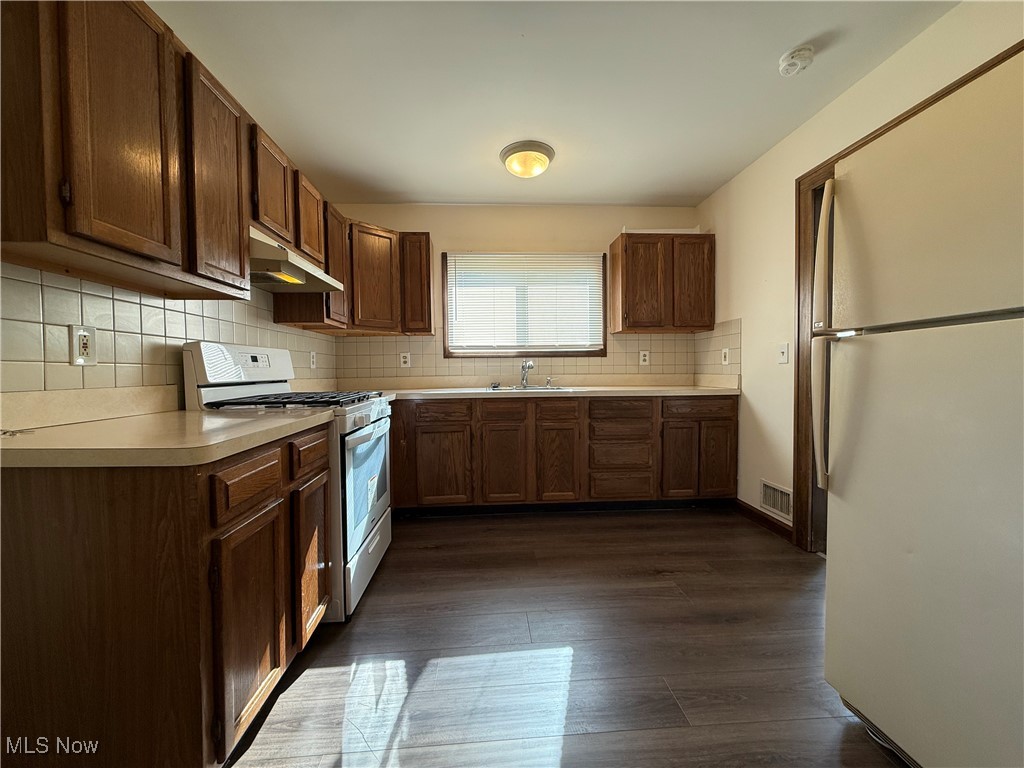 Rockefeller & Andrews - Residential Lease