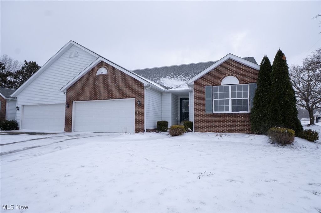 Photo of 10344 Sudbury Circle NW, North Canton, OH 44720 (MLS # 5177238)