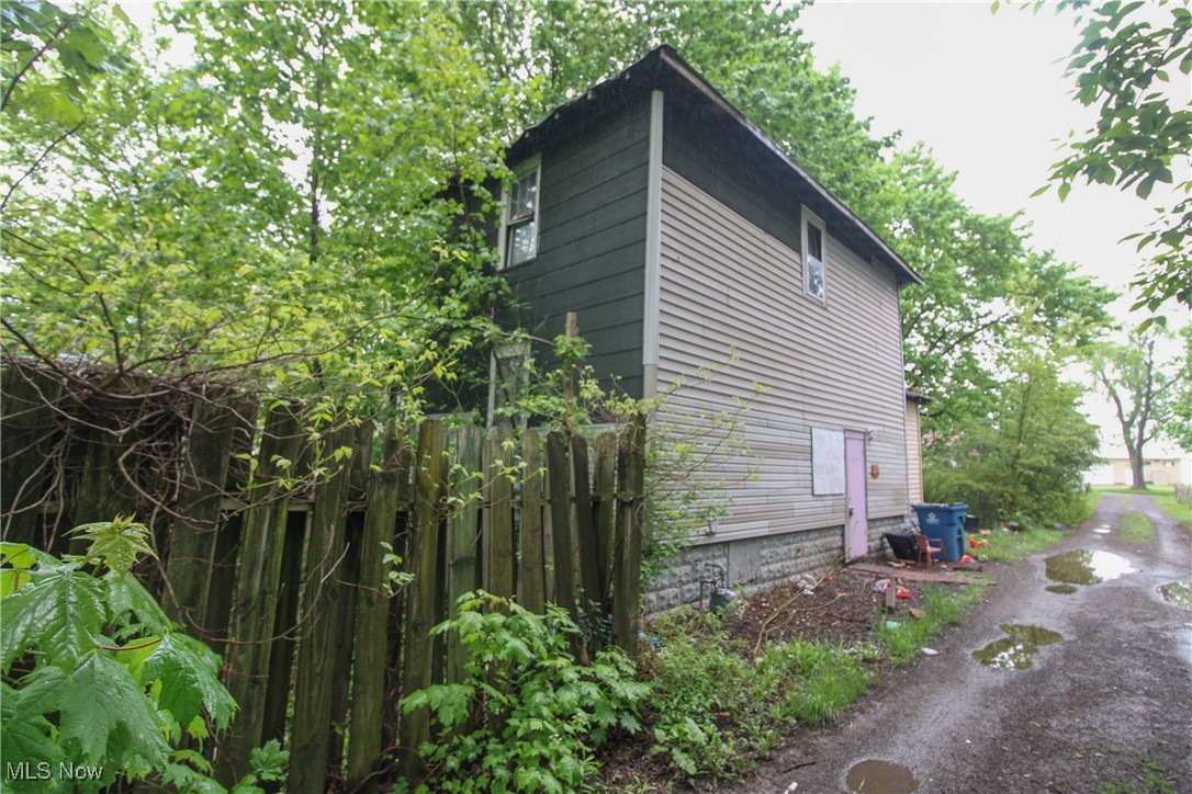 298 S State Line Road, Masury, Ohio image 20