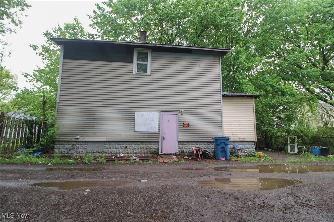298 S State Line Road, Masury, Ohio image 1