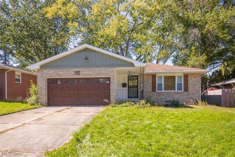 Homes For Sale - 634 N Hawkins Avenue<br/> Akron, OH 44313