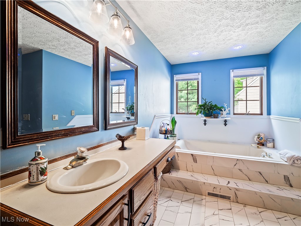 808 Crestline Avenue, Amherst, Ohio image 18