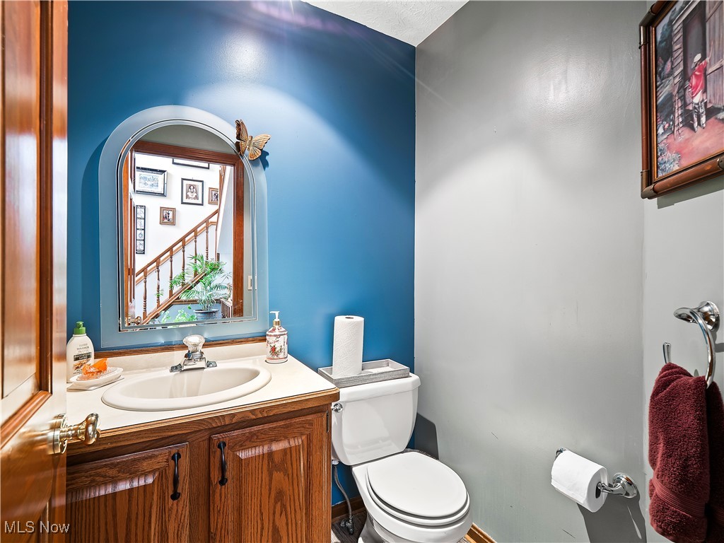 808 Crestline Avenue, Amherst, Ohio image 20