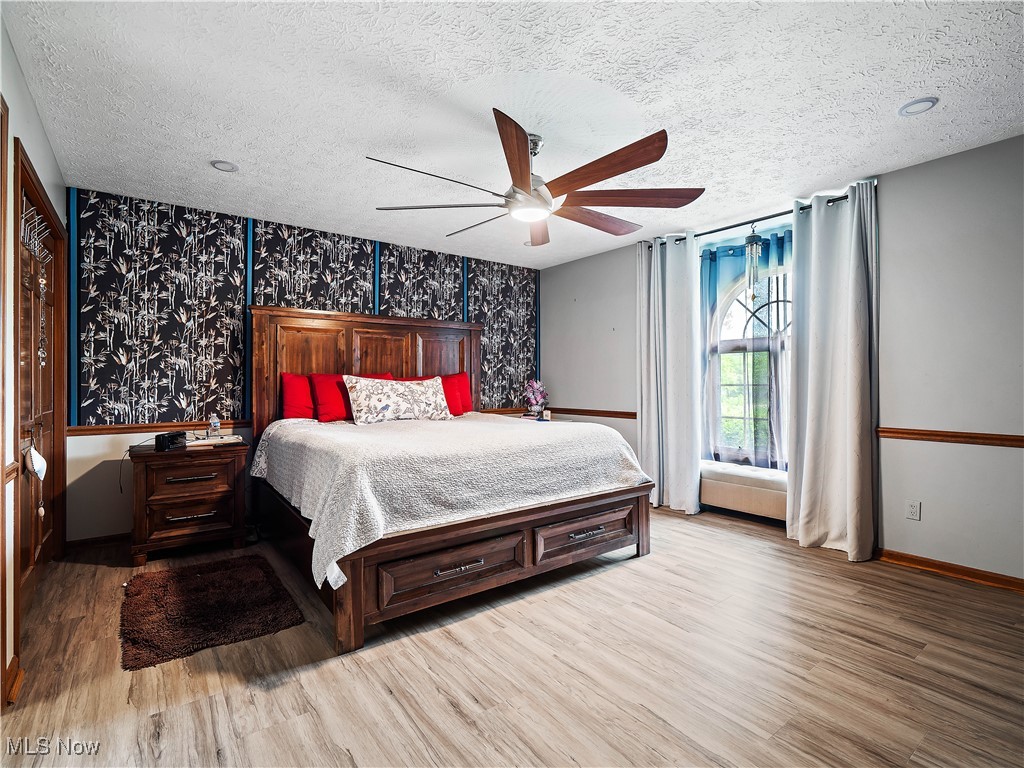 808 Crestline Avenue, Amherst, Ohio image 15