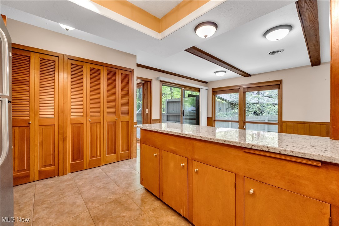 19654 Tanbark Lane, Strongsville, Ohio image 4
