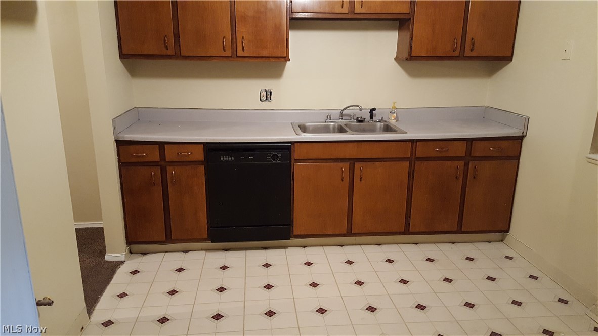 Clarkwood Twnhse Condo 02 - Residential Lease
