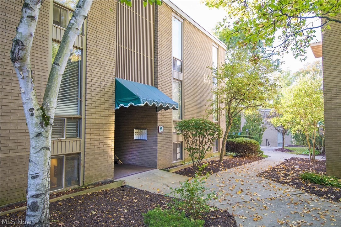 Brecksville West Condo - Residential