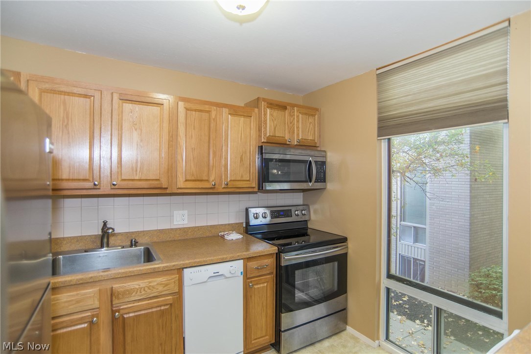 Brecksville West Condo - Residential