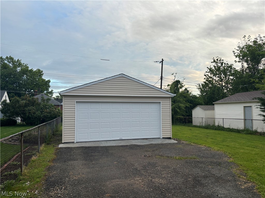 Au-Fait Sub/August Shermers - Residential