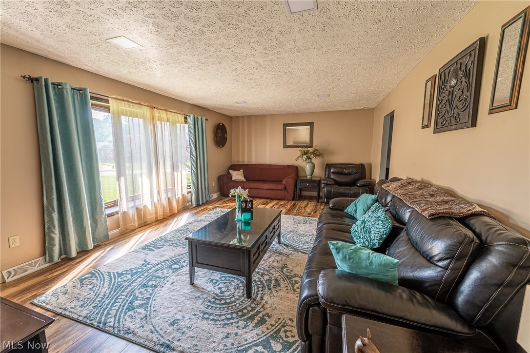 Linda Land 03 - Residential