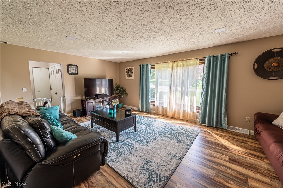 Linda Land 03 - Residential