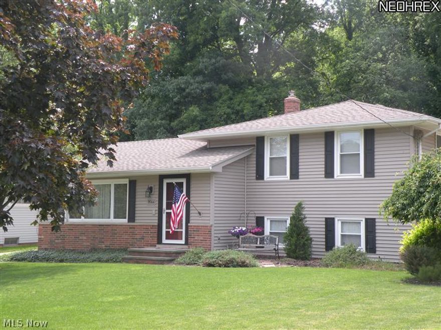 Beautifully updated 3 bedroom, 2 full bath split level. Move in ready! Beautiful Kraftmaid kitchen with Maple cabinets, full extension drawers, granite countertops and wood floors. Family room and office on first! Many updates throughout the years. Nice backyard with deck overlooking a beautiful overview. Unpack your bags and plan your housewarming party the following weekend! POS completed.