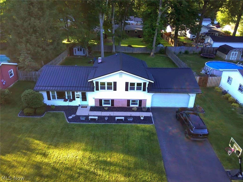 Photo of 3898 Bryant Drive, Youngstown, OH 44511 (MLS # 5219498)